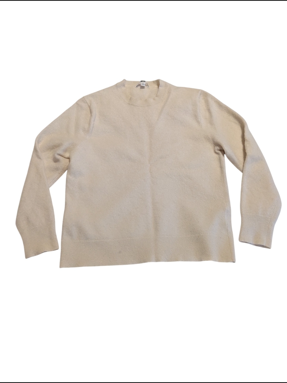Uniqlo Cream Crewneck Cashmere Lightweight Sweater, M